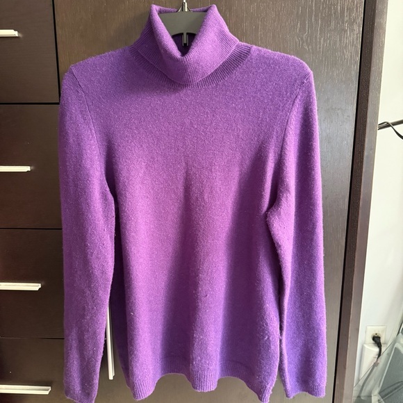 Bloomingdale's Sweaters - Bloomingdale’s Cashmere Turtleneck Sweater, XL